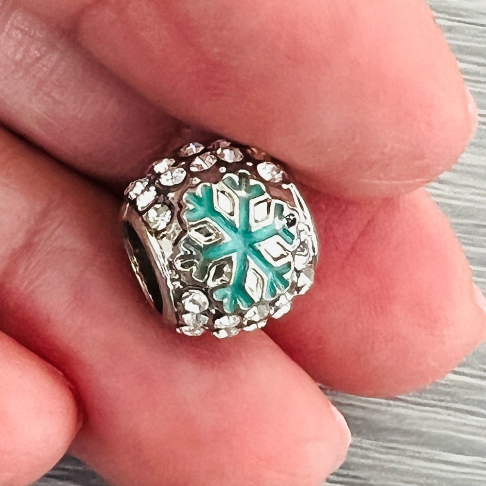 Silver plated blue enamel & paved clear crystal SNOW FLAKE ❄️ bracelet charm